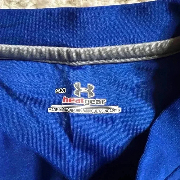 Men’s Size Small Under Armor Short Sleeve Heat Gear Shirt - Picture 3 of 4